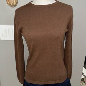 Benetton brown lambs wool crew neck sweater-like new